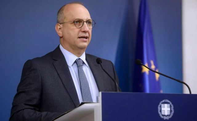 Οικονόμου για Ακάρ: Ρητορικός παροξυσμός, ακρότητες και ψέματα