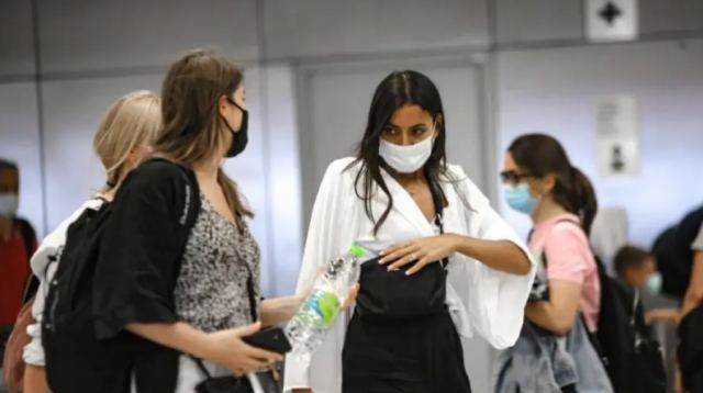 Εξαδάκτυλος: Μπορεί να ξαναγίνουν υποχρεωτικές οι μάσκες