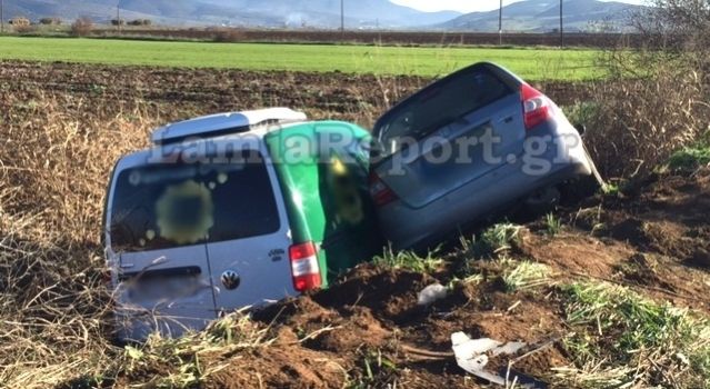 Είχαν άγιο οι οδηγοί από τα αυτοκίνητα που έπεσαν στο χαντάκι - Δείτε φώτο