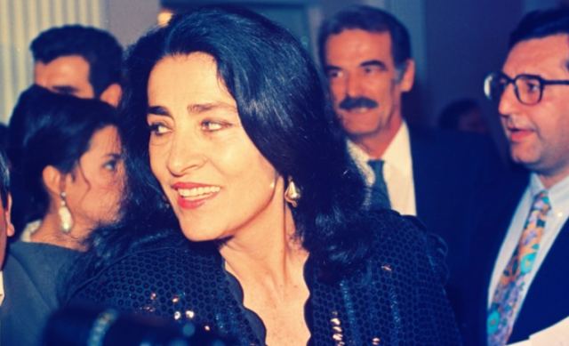 Η Στέγη Ιδρύματος Ωνάση τιμά την Ειρήνη Παπά - Η φωτογραφία που κάνει το γύρο του διαδικτύου