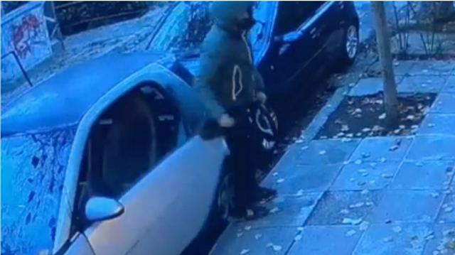 Βίντεο ντοκουμέντο από τη συμμορία που «άνοιγε» Smart στα βόρεια προάστια σε... 40 δευτερόλεπτα!