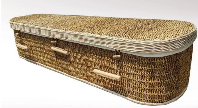 Νέα εποχή στα γραφεία τελετών: Οικολογικά φέρετρα, θεματικές κηδείες και κουίζ για ταφή ή αποτέφρωση