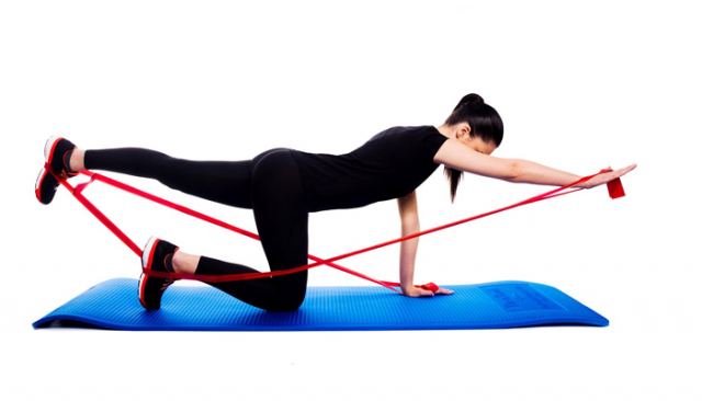 Ασκήσεις με λάστιχα γυμναστικής για δρομείς και γυμναστική στο σπίτι