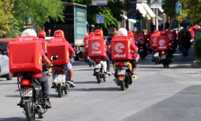 «Ποτάμι» η μοτοπορεία των εργαζομένων διανομέων της efood στη Λάρισα (ΦΩΤΟ - ΒΙΝΤΕΟ)