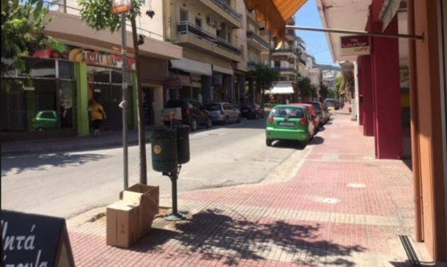 Λαμία: Δεν φαντάζεστε τι έκανε μια γυναίκα στο κέντρο της πόλης...