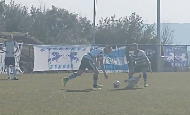 Απίθανο περιστατικό: Πέταξαν κόκορα λυράτο σε γήπεδο ποδοσφαίρου (φωτο)