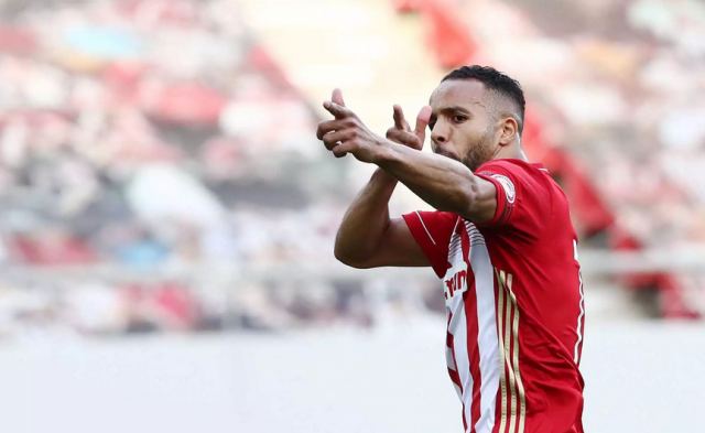 Ο Ολυμπιακός ανανεώνει για δύο χρόνια με τον Γιουσέφ Ελ Αραμπί