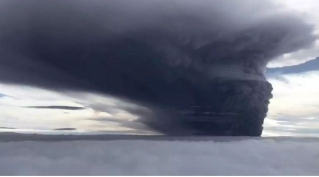 Παπούα Νέα Γουινέα: Εξερράγη το ηφαίστειο Ουλαγούν, ένα από τα πιο επικίνδυνα στον κόσμο