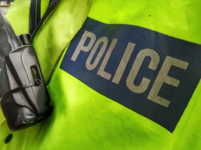 Αστυνομικός σε άτομο με κινητικά προβλήματα: “Τρομάζεις τον κόσμο, θα έπρεπε να ντρέπεσαι να κυκλοφορείς!”