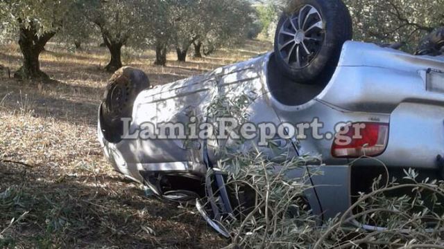 Ένας νεκρός από εκτροπή αυτοκινήτου και πρόσκρουση σε δέντρο
