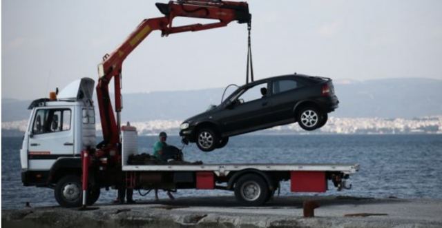 Μητέρα και γιος οι νεκροί στο ΙΧ με χειροπέδες - Αυτοκτόνησαν, οικογενειακό δράμα