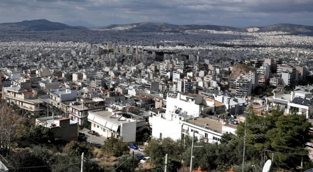 Παγώνουν οι μεταβιβάσεις ακινήτων για ένα μήνα λόγω αποχής των συμβολαιογράφων