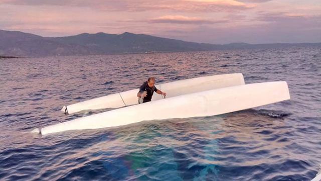 Επιχείρηση Λιμενικών και Εθελοντών για τη διάσωση δύο ναυαγών - Εικόνες