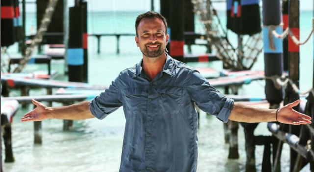 Πανευτυχής ο Γιώργος Λιανός μαζί με το μωρό του στον Άγιο Δομίνικο