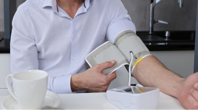 Tαχυπαλμία μετά το φαγητό: Οι τροφές που προκαλούν αύξηση των παλμών της καρδιάς