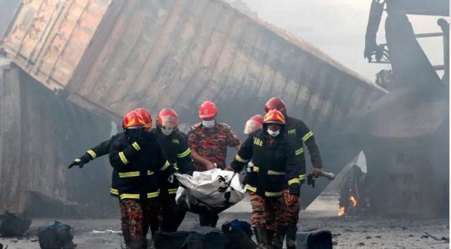 Μπανγκλαντές: Τουλάχιστον 38 νεκροί και 300 τραυματίες από εκρήξεις σε αποθήκη λόγω πυρκαγιάς - Δείτε βίντεο