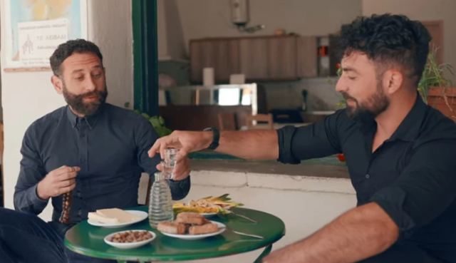 Το νέο απολαυστικό σποτ για τον ημιμαραθώνιο Κρήτης με άρωμα εκλογών: Ο «Κυριάκος», ο «Αλέξης» και το «αυτοί είστε» του Κουτσούμπα