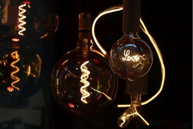 Αλλάζουν συνήθειες οι πολίτες εξαιτίας της ακρίβειας – Μειώνουν κατανάλωση ενέργειας και αγορές