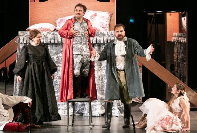 Ο κορωνοϊός ματαιώνει τις παραστάσεις του 