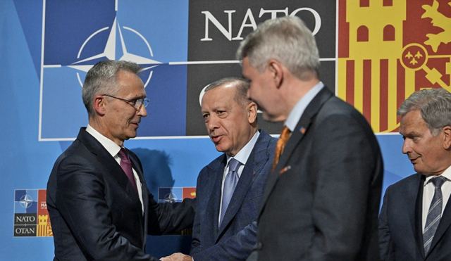 ΝΑΤΟ: Γιατί άναψε πράσινο φως ο Ερντογάν στην ένταξη Φιλανδίας και Σουηδίας