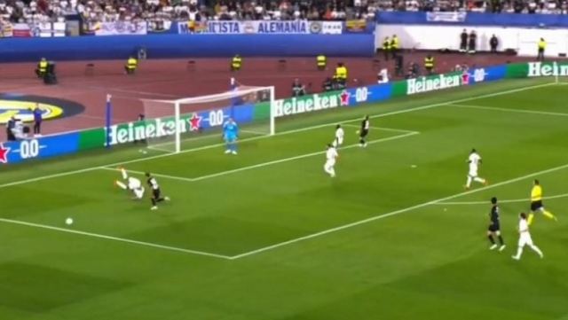 Μιλιτάο: Έκοψε επικίνδυνη μπαλιά, σηκώθηκε με ανάποδη τούμπα και συνέχισε το μαρκάρισμα!