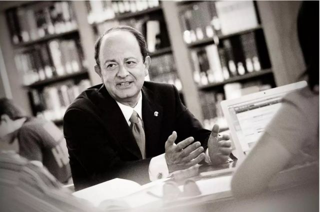 Η ανθρωπότητα βρίσκεται στο «κατώφλι» τριών τεχνολογικών επαναστάσεων που «θα μεταμορφώσουν απρόβλεπτα την ανθρώπινη ζωή»