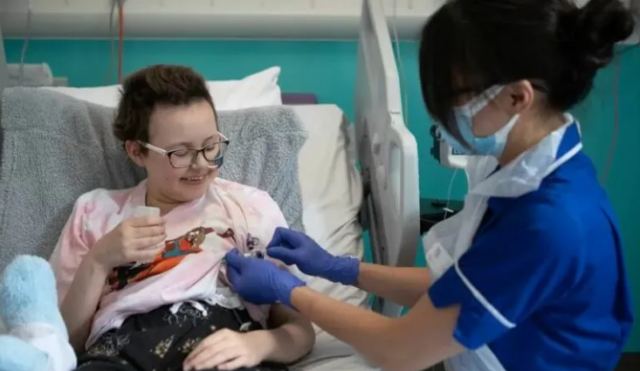 Σπουδαία είδηση: Επαναστατική θεραπεία εξαφάνισε ανίατο καρκίνο από 13χρονο κορίτσι