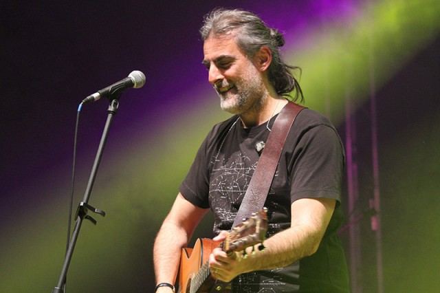 Απόψε: Ο Φίλιππος Πλιάτσικας LIVE στη «Χώρα»