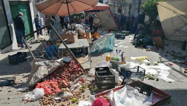 Πανικός σε λαϊκή αγορά - Κόλλησε το γκάζι αγροτικού και παρέσυρε τρία άτομα