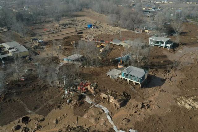 Σταματούν οι επιχειρήσεις διάσωσης στην Κίνα - Στους 137 οι νεκροί από τον σεισμό - Τουλάχιστον άλλοι 12 αγνοούμενοι