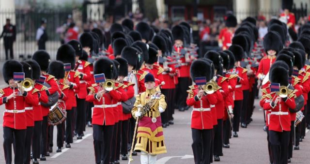 Δείτε ζωντανά τους εορτασμούς για τα 70 χρόνια της Ελισάβετ στο θρόνο της Βρετανίας