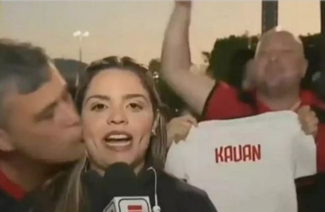 Οπαδός της Φλαμένγκο φίλησε δημοσιογράφο του ESPN on air και τιμωρήθηκε