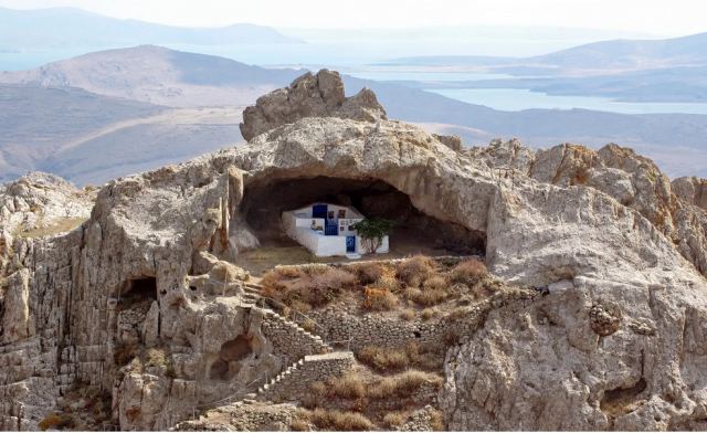 Η μοναδική εκκλησιά στον κόσμο χωρίς σκεπή.