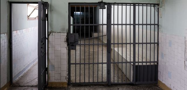 Ο «άγραφος νόμος» των φυλακών που οδηγεί εγκληματίες στον θάνατο