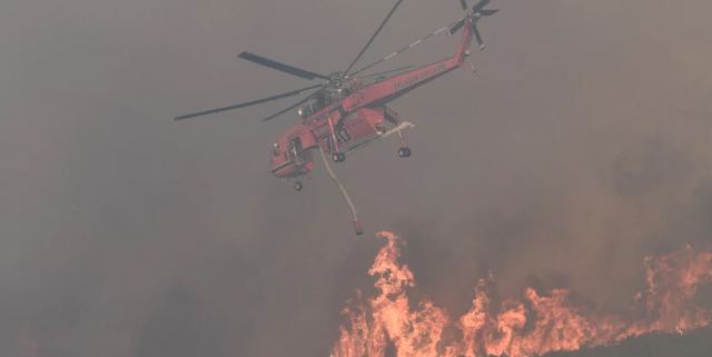 Μεγάλη φωτιά στη Μάνη -Επιχειρούν δεκάδες πυροσβέστες, στο μέτωπο και οι Γερμανοί