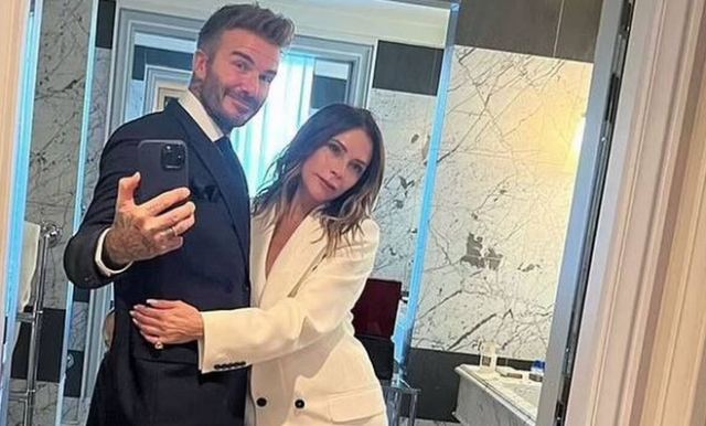 Το ζεύγος Μπέκαμ γιορτάζει 23 χρόνια γάμου στο Παρίσι