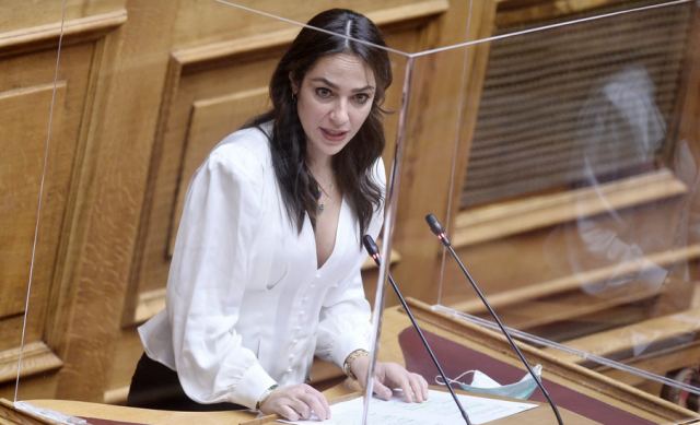 Πλατφόρμα καταγγελιών και δίδυμο Κοινωνικού Λειτουργού-Ψυχολόγου μια φορά την εβδομάδα στα σχολεία, ανακοίνωσε η Δόμνα Μιχαηλίδου