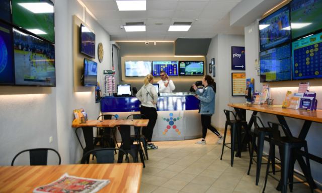 Λάρισα: «Πυρετός» στο Συκούριο για τα 3,4 εκατ. ευρώ του ΤΖΟΚΕΡ – Τί λέει ο ιδιοκτήτης του πρακτορείου ΟΠΑΠ (φωτ. & βίντεο)