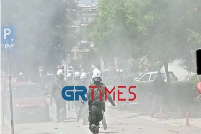 Επεισόδια στο ΑΠΘ έξω από τη Σχολή Θετικών Επιστημών