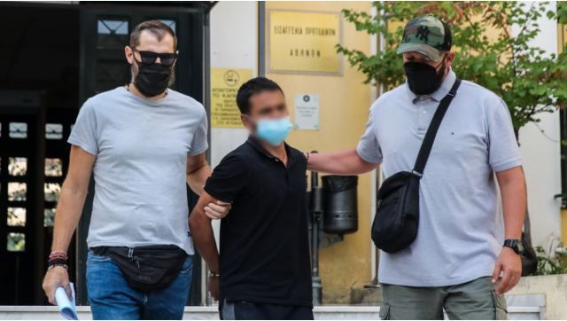 Η δικογραφία για το έγκλημα στην Κυψέλη: «Ζήτησα μαχαίρι που να κόβει κρέας»