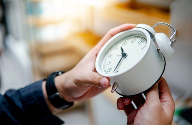 Αλλαγή ώρας 2021: Την Κυριακή βάζουμε τα ρολόγια μας μια ώρα πίσω