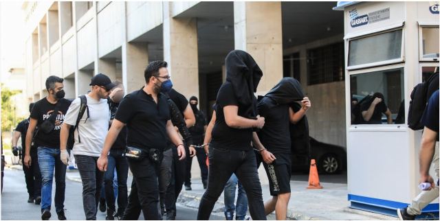 Δολοφονία Μ. Κατσουρή: Ξεκίνησαν οι μεταγωγές των κρατούμενων χούλιγκαν -Φόβοι για επεισόδια στις φυλακές