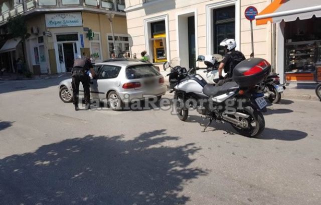 Λαμία: Έβαλε τον πιτσιρικά στο τιμόνι και την πάτησε