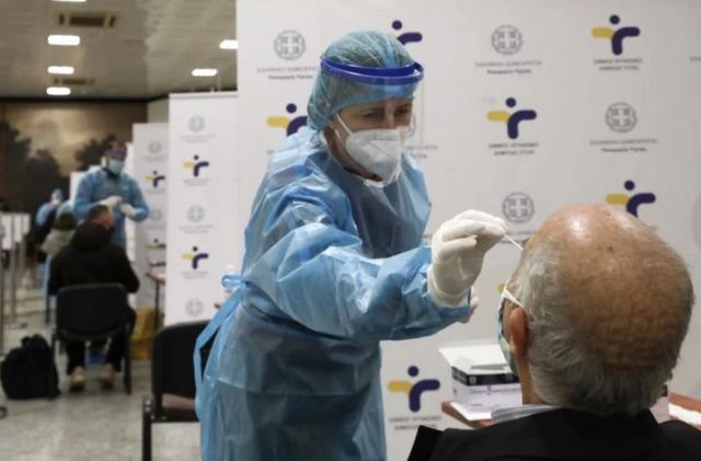 Κορωνοϊός: 4.026 κρούσματα σήμερα με 490 επαναλοιμώξεις - Στους 130 οι διασωληνωμένοι, 9 νέοι θάνατοι