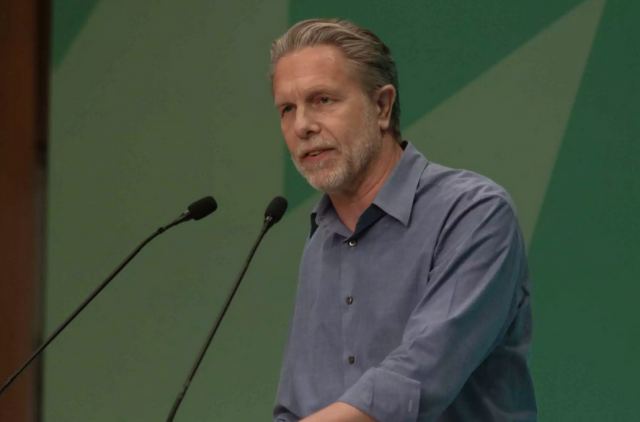 ΠΑΣΟΚ: Ο Παύλος Γερουλάνος θα είναι υποψήφιος για την προεδρία του κόμματος