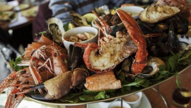 Η viral απόδειξη από την Μύκονο: Παρέα ελληνοϊσπανών άφησε φιλοδώρημα 3.000 ευρώ (vid)