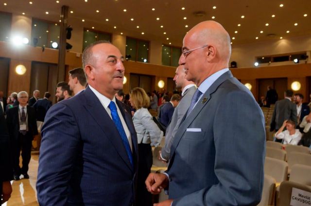 Τετ α τετ Δένδια - Τσαβούσογλου - Αιχμές για τη στάση της Τουρκίας στον πόλεμο της Ουκρανίας