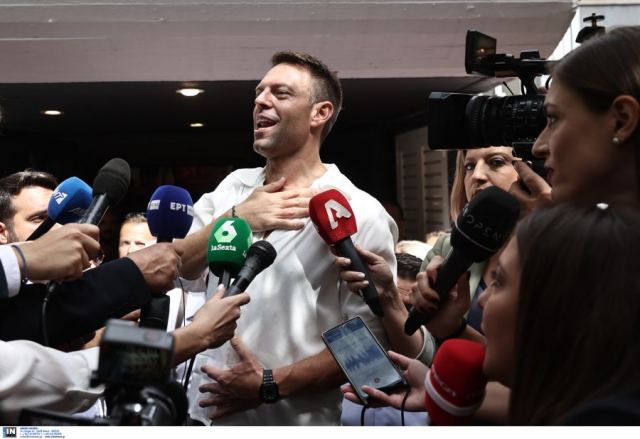 Ο Στέφανος Κασσελάκης είναι ο νέος πρόεδρος του ΣΥΡΙΖΑ - Με 56,69% των ψήφων έναντι 43,31 της Έφης Αχτσιόγλου στο 75%