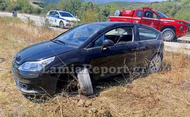 Φθιώτιδα: Αυτοκίνητο βρέθηκε στα χωράφια (ΦΩΤΟ)
