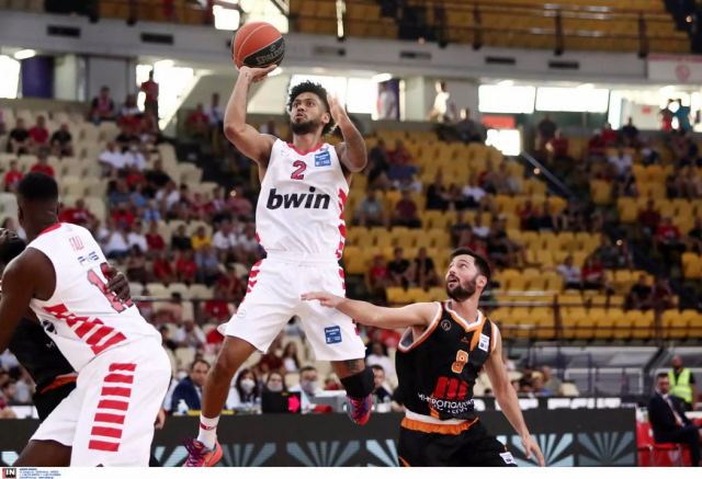 Ο Ολυμπιακός «σκούπισε» τoν Προμηθέα με νέα... κατοστάρα και πέρασε στους τελικούς της Basket League